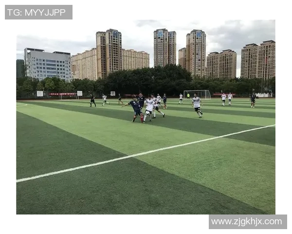 成都足球队的蜕变之旅:从地方球队到职业联赛的奋斗与荣耀 成都足球队的蜕变之旅:从地方球队到职业联赛的奋斗与荣耀