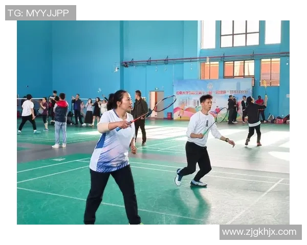 上海羽毛球队团队协作的成功秘诀与发展策略探讨 上海羽毛球队团队协作的成功秘诀与发展策略探讨