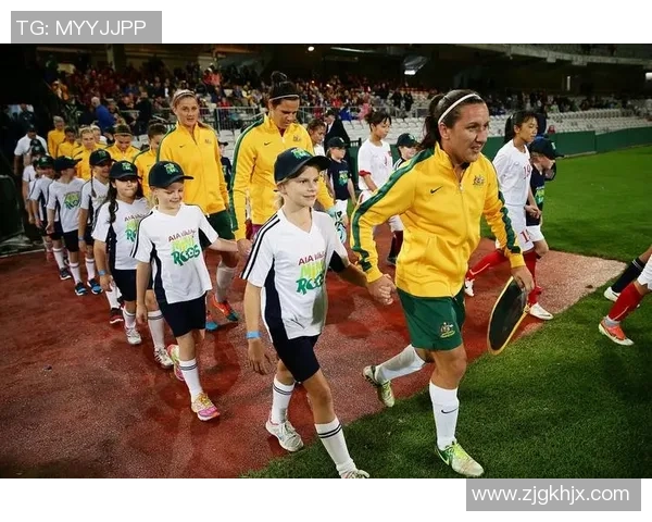 当银幕明星邂逅绿茵场传奇他们的故事在光影中交织