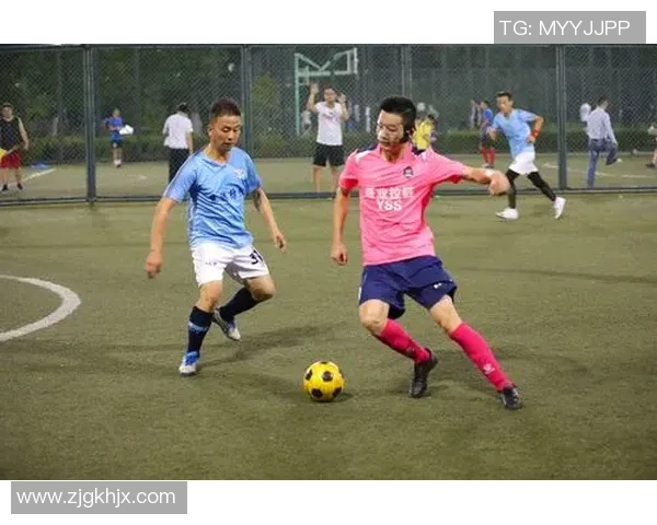 南京足球队在精英赛中的节奏表现分析与战术解读 南京足球队在精英赛中的节奏表现分析与战术解读