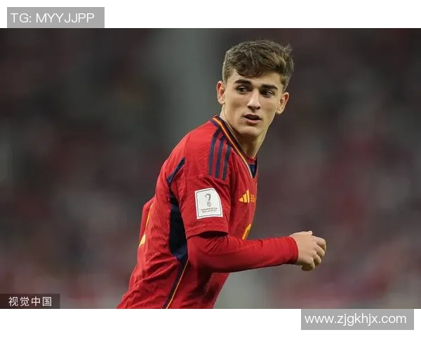 足球明星帅气男孩的魅力瞬间与青春活力的完美结合 足球明星帅气男孩的魅力瞬间与青春活力的完美结合