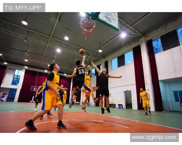 重庆篮球队荣登篮球配合排行榜首位展现团队默契与实力 重庆篮球队荣登篮球配合排行榜首位展现团队默契与实力